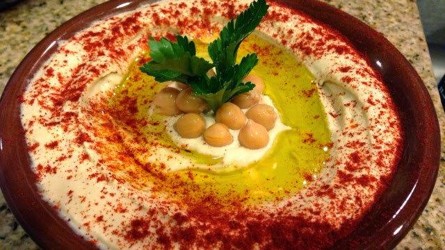 Traditional Hummus Recipe | DedeMed.com